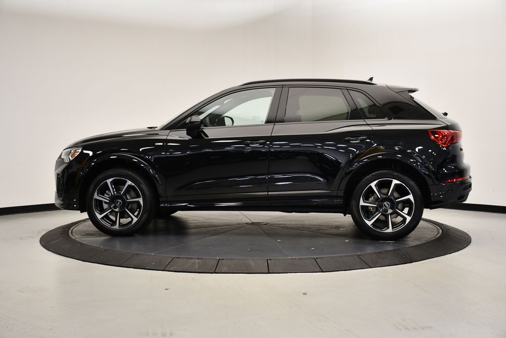 Thumbnail: 2025 Audi Q3 - 2