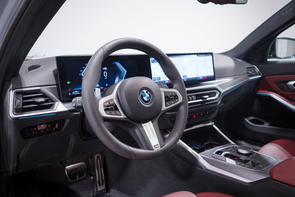 Thumbnail: 2024 BMW 3 Series - 6