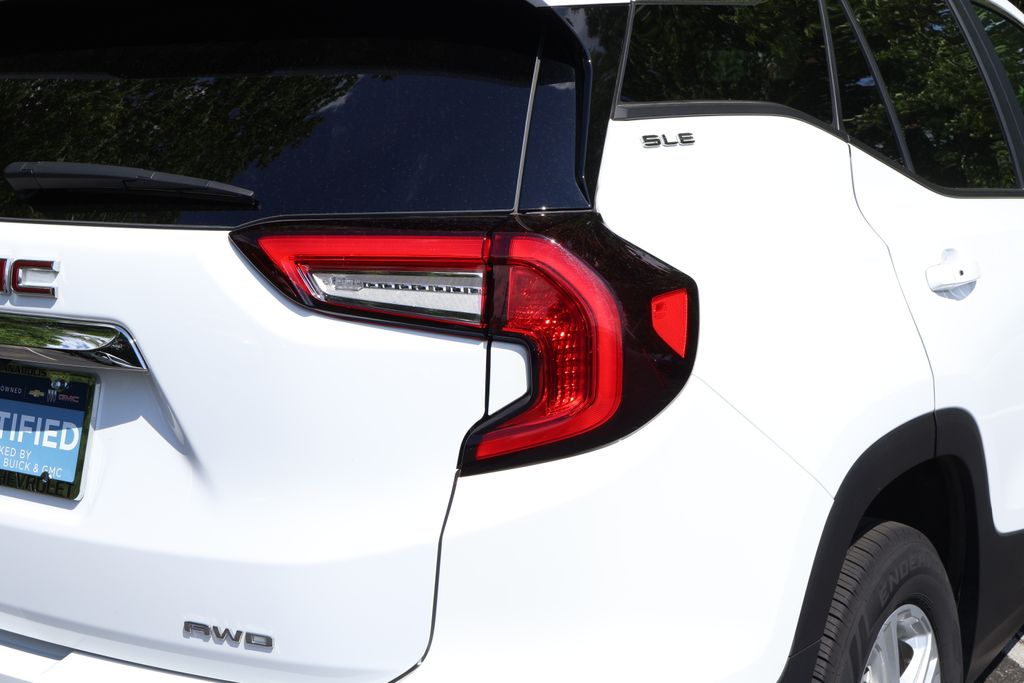 2023 GMC Terrain SLE 9