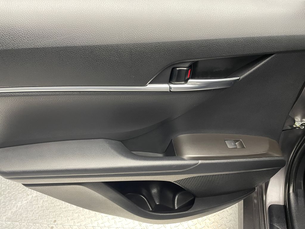 Thumbnail: 2023 Toyota Camry - 32