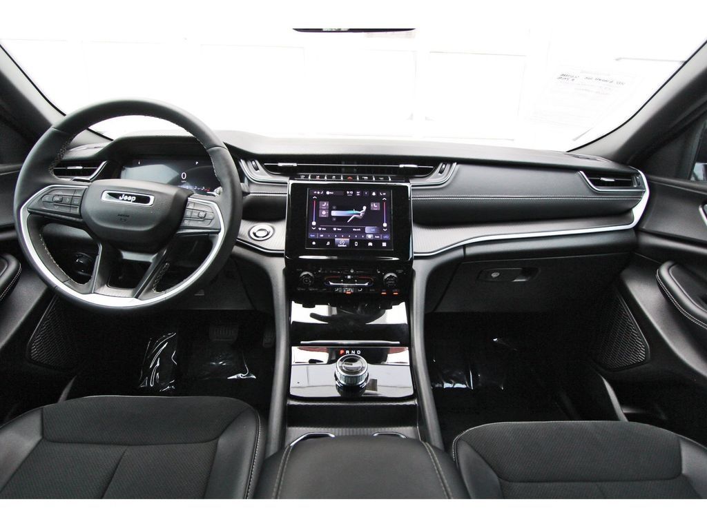 2025 Jeep Grand Cherokee Altitude X - 8