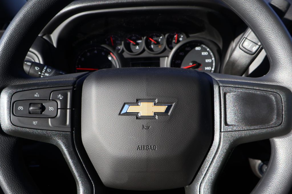 Thumbnail: 2026 Chevrolet Silverado 2500 - 21