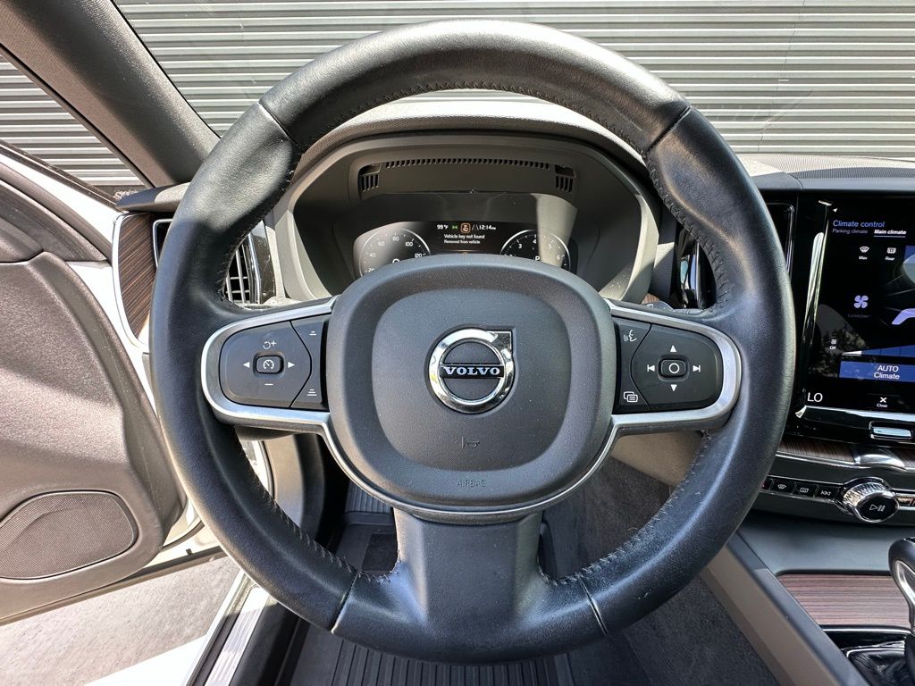 Thumbnail: 2021 Volvo XC60 - 16