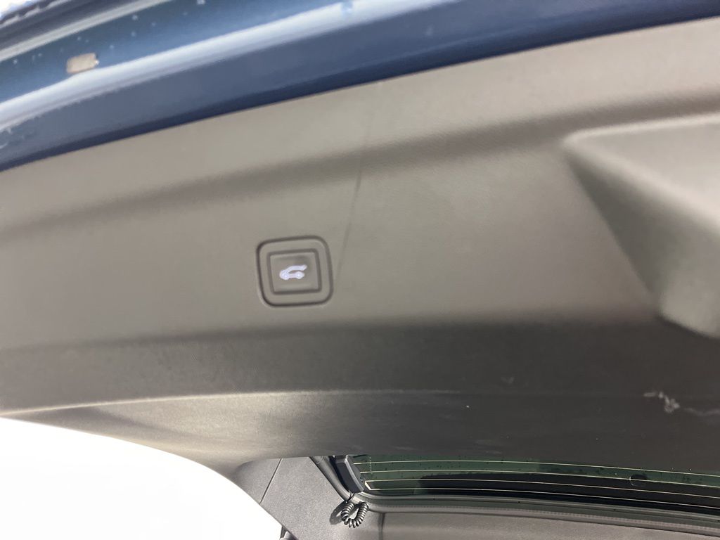 Thumbnail: 2026 Chevrolet Suburban - 20