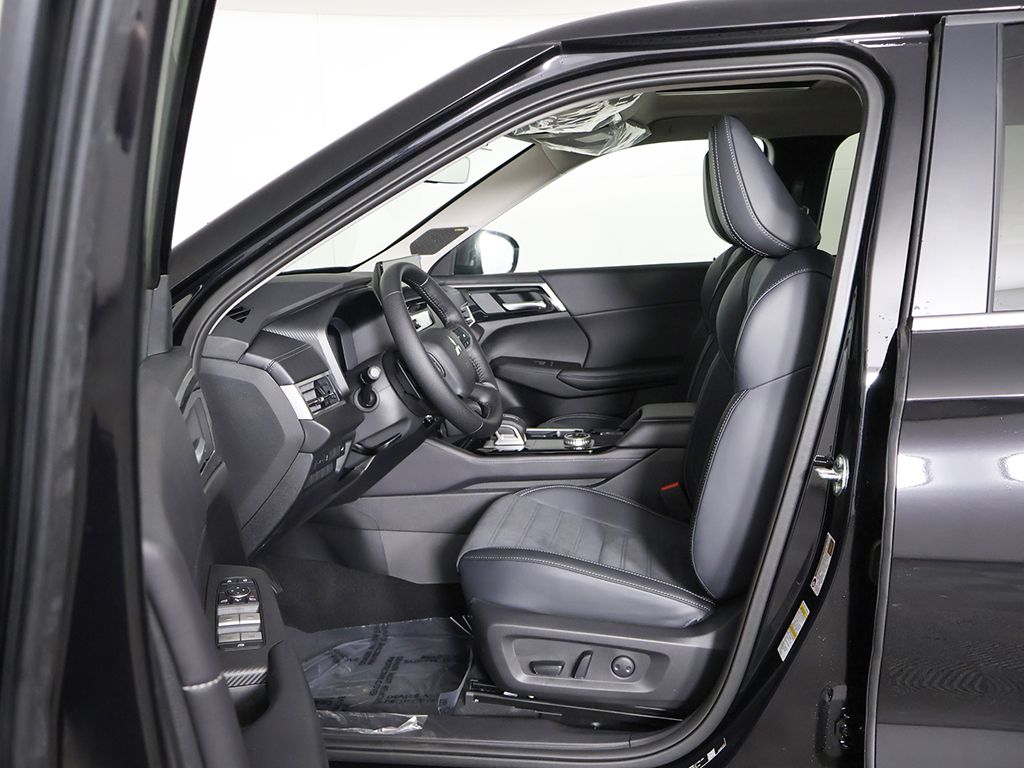 New 2026 Black Mitsubishi SE image 30