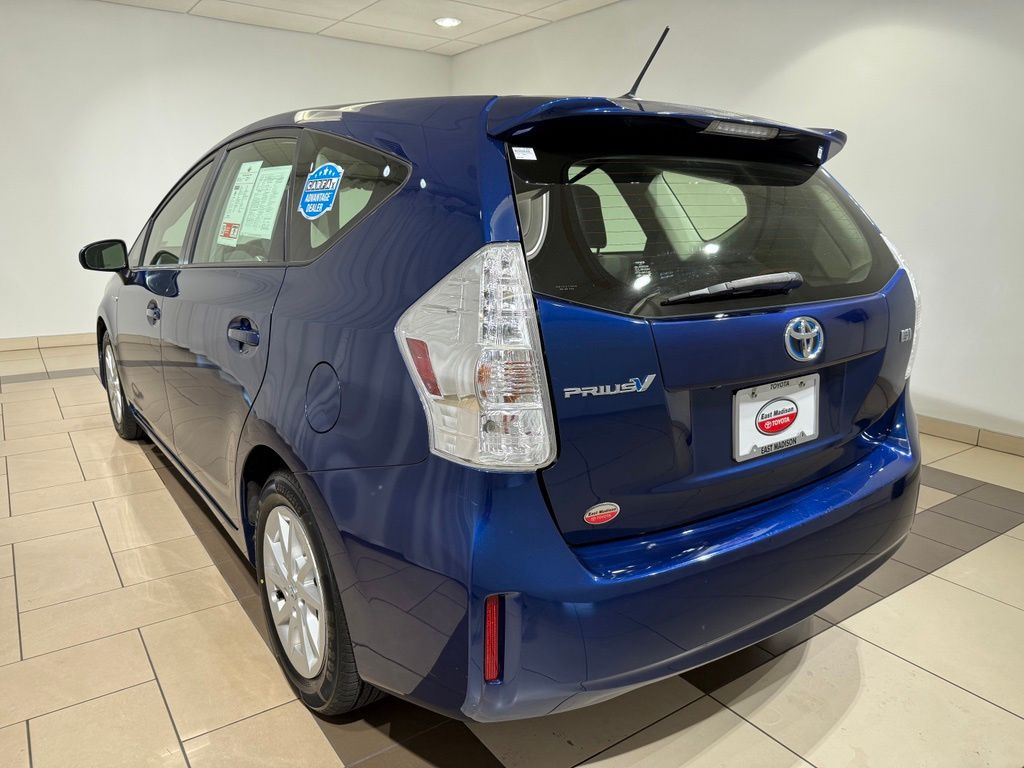 Thumbnail: 2012 Toyota Prius v - 3