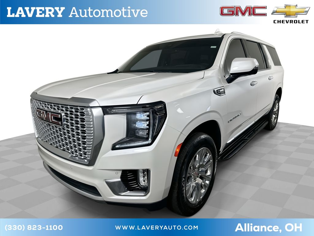 White Frost Tricoat 2022 GMC Yukon XL SUV / Crossover Four-Wheel Drive