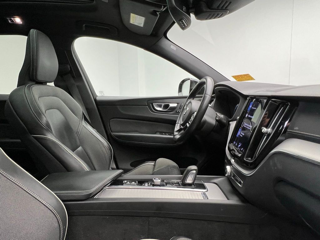 Thumbnail: 2021 Volvo XC60 - 6