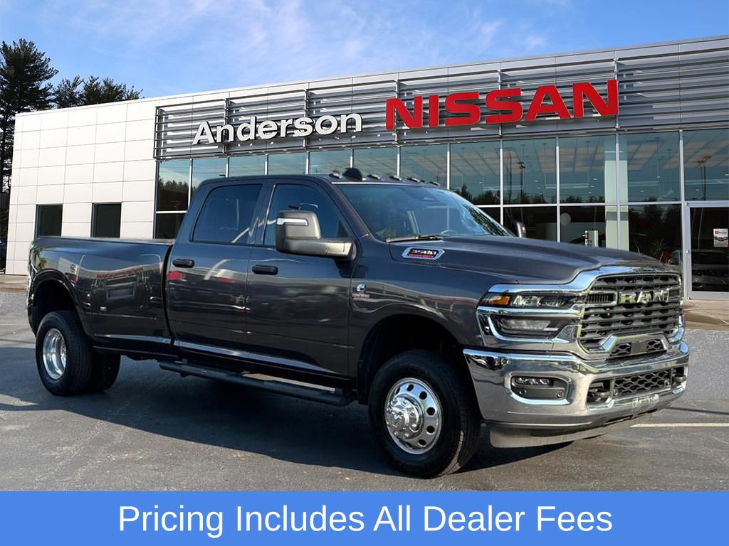 2025 RAM 3500 Tradesman Crew Cab LB DRW 4WD