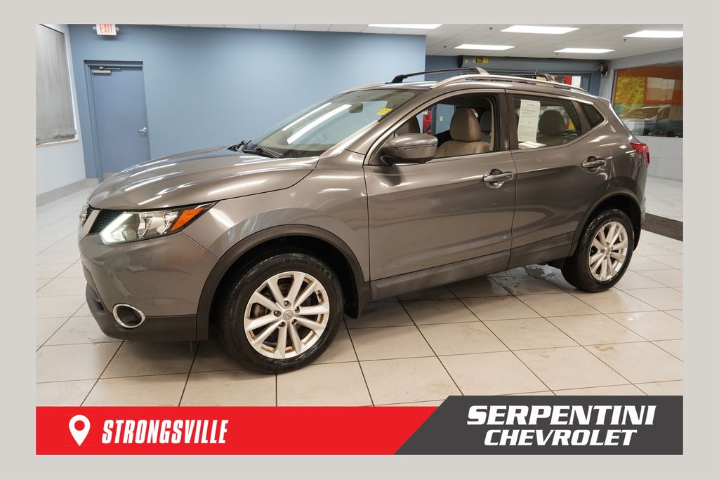 2017 Nissan Rogue Sport Gris (Gun Metallic) SUV/Crossover Tracción en las cuatro ruedas Transmisión variable continua