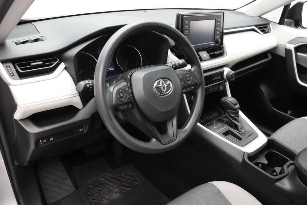 2021 Toyota RAV4 XLE 15