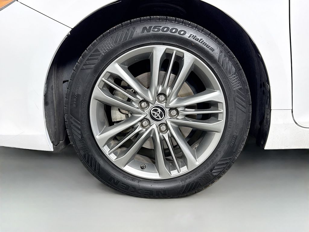 Thumbnail: 2015 Toyota Camry - 29