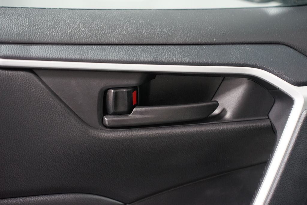 Thumbnail: 2024 Toyota RAV4 - 31