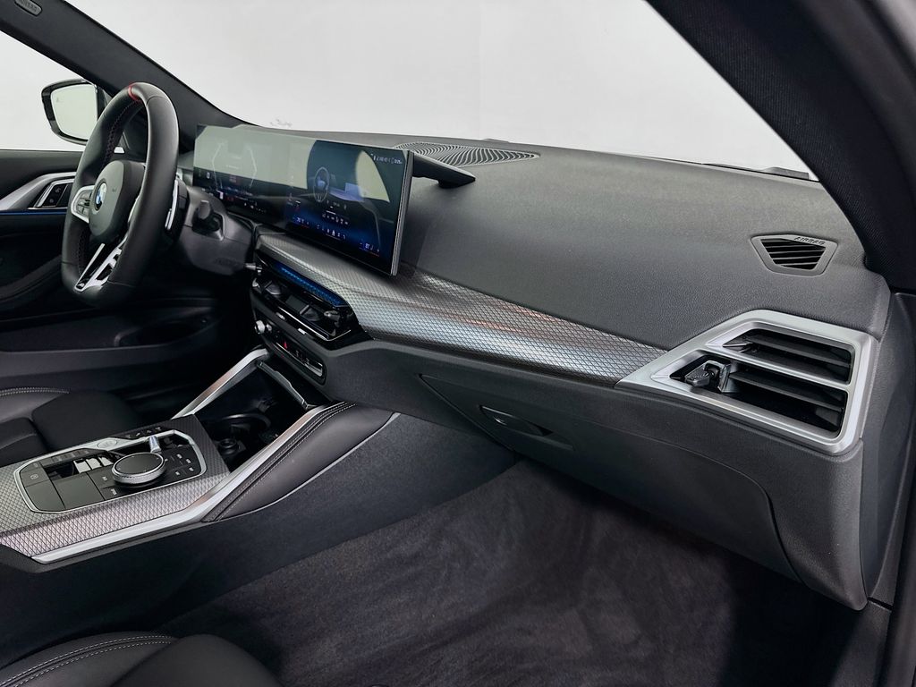 Thumbnail: 2025 BMW 4 Series - 30