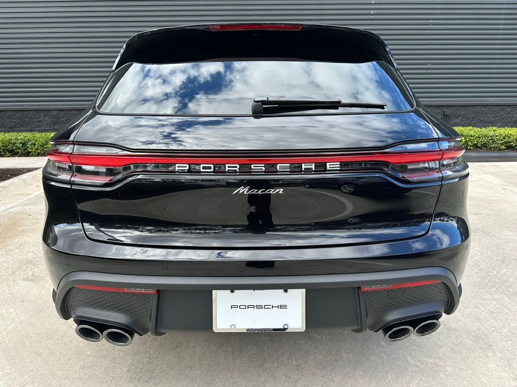 Thumbnail: 2026 Porsche Macan - 12