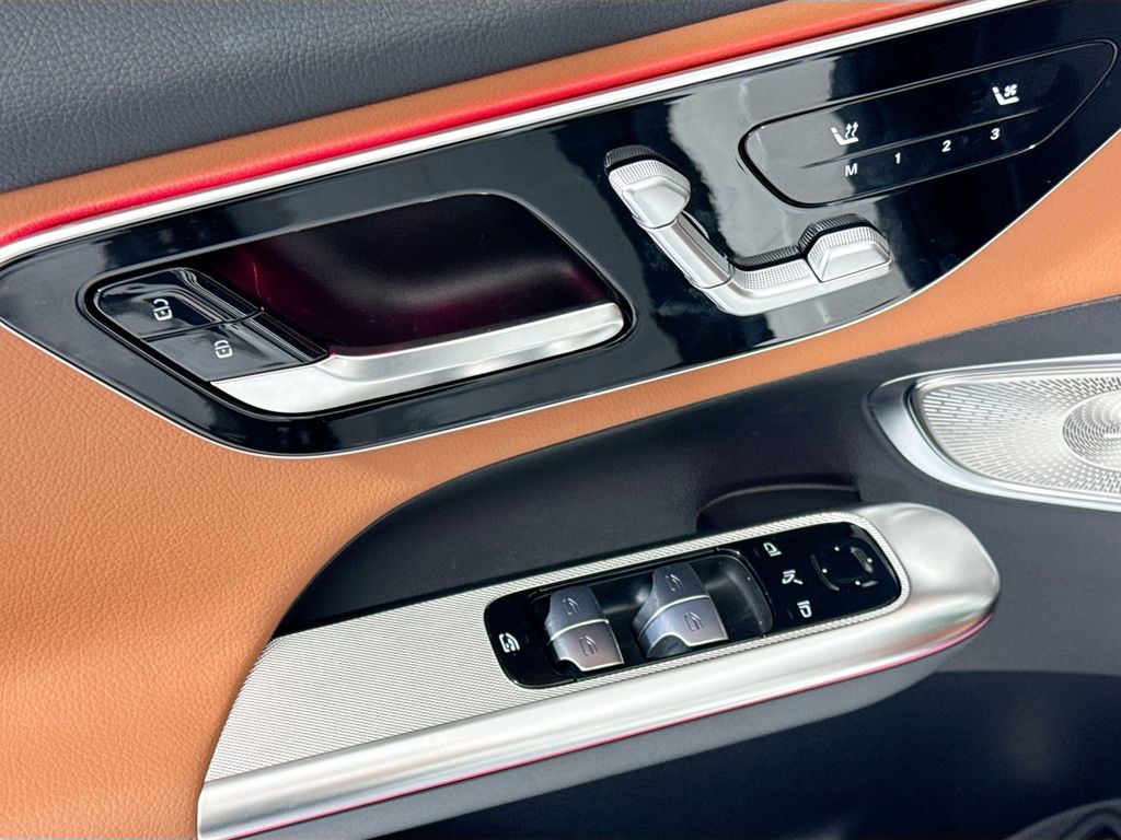 Thumbnail: 2026 Mercedes-Benz GLC - 24