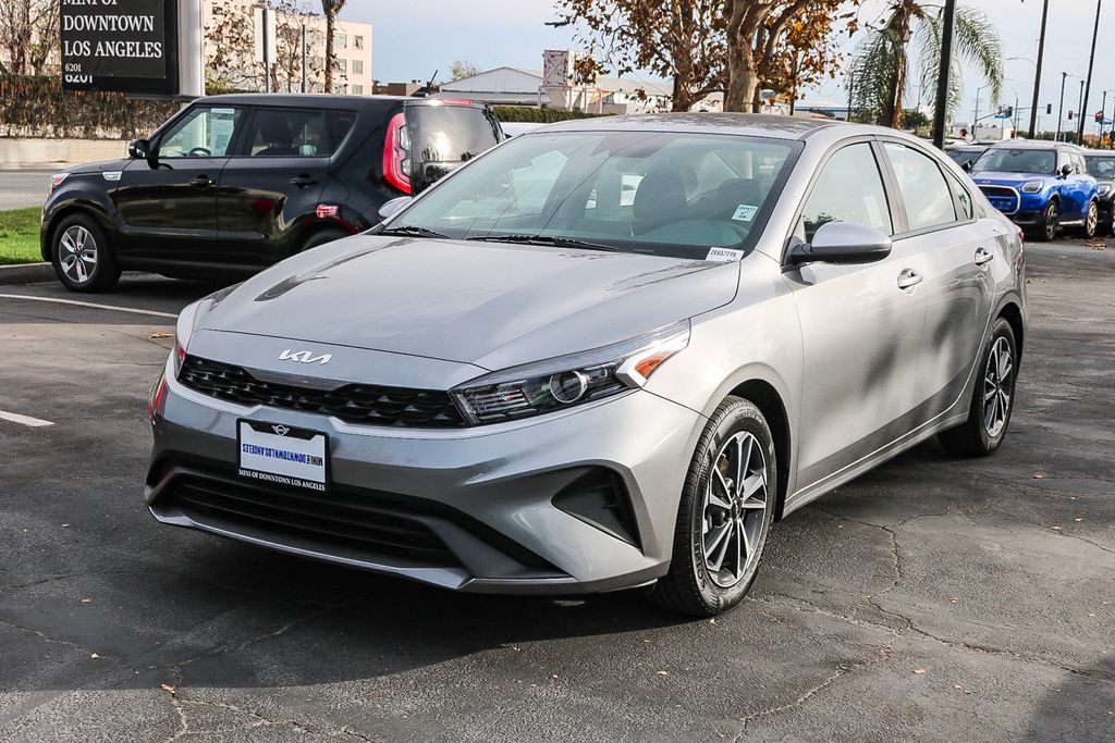 2023 Kia Forte LXS 3