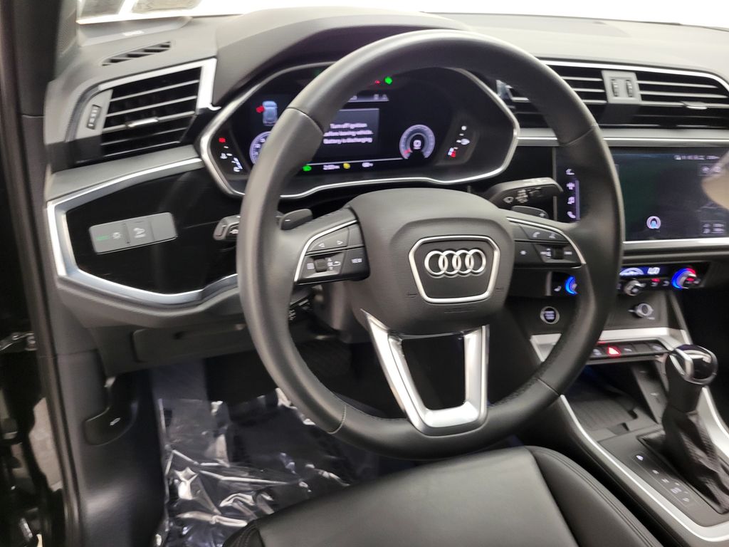 Thumbnail: 2023 Audi Q3 - 25