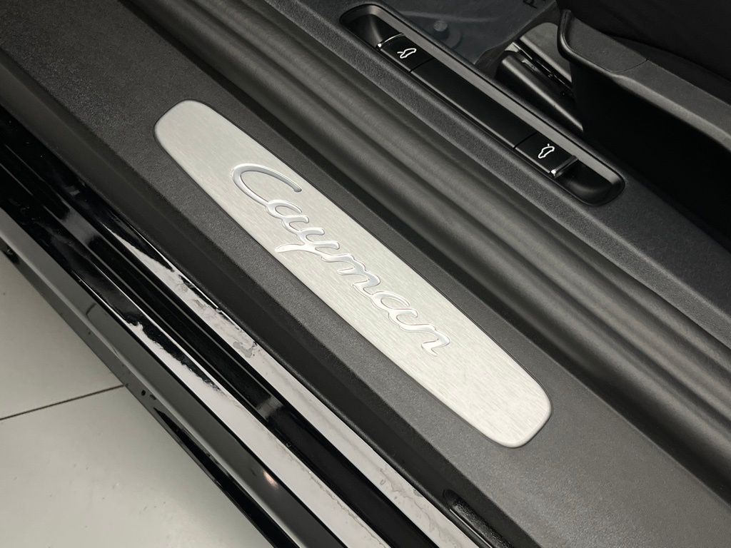 2023 Porsche 718 Cayman  27
