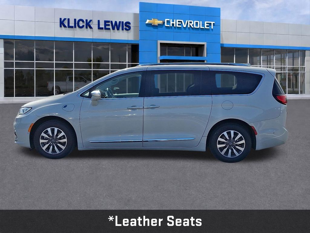 2021 Chrysler Pacifica Hybrid Limited White at Phil Fitts Ford