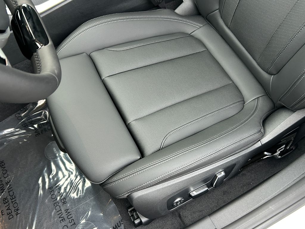 Thumbnail: 2025 BMW i4 - 15