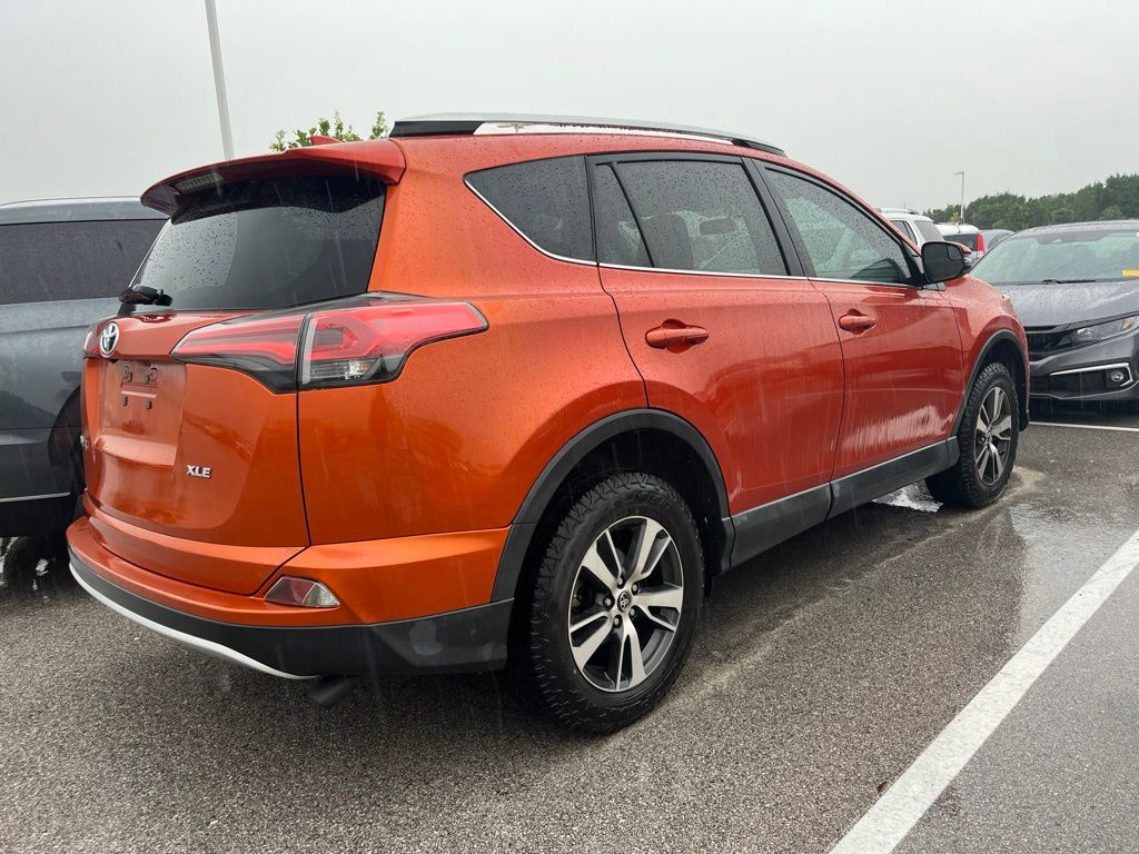 Thumbnail: 2016 Toyota RAV4 - 3