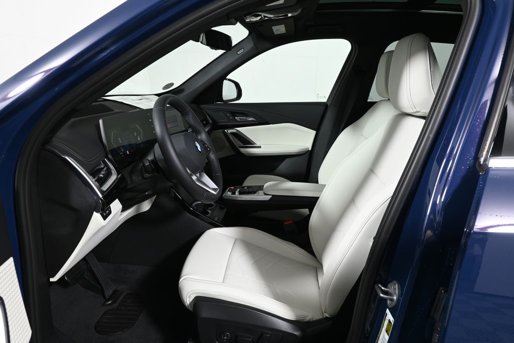 Thumbnail: 2026 BMW X1 - 3