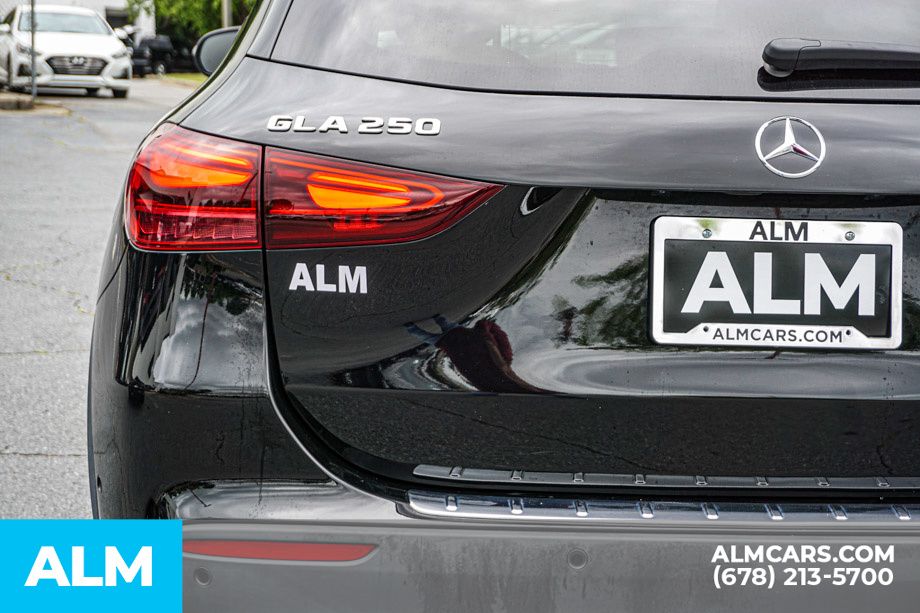Used 2025 Black Mercedes-Benz GLA 250 image 13