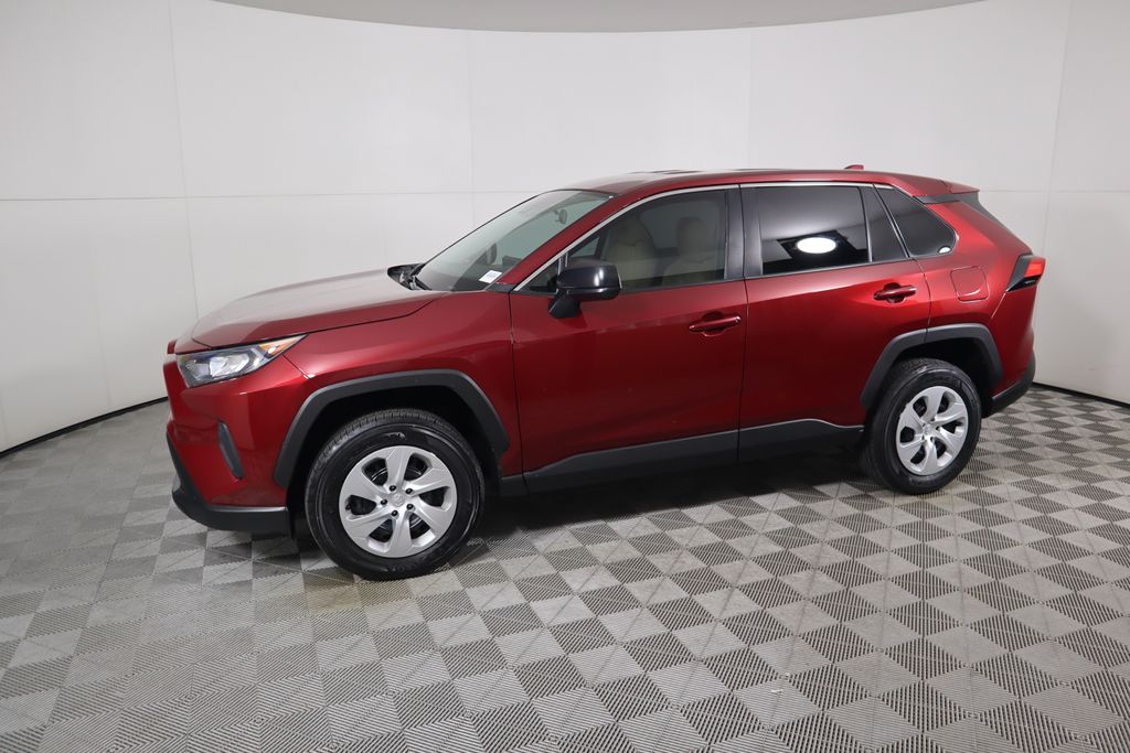 2022 Toyota RAV4 LE 8