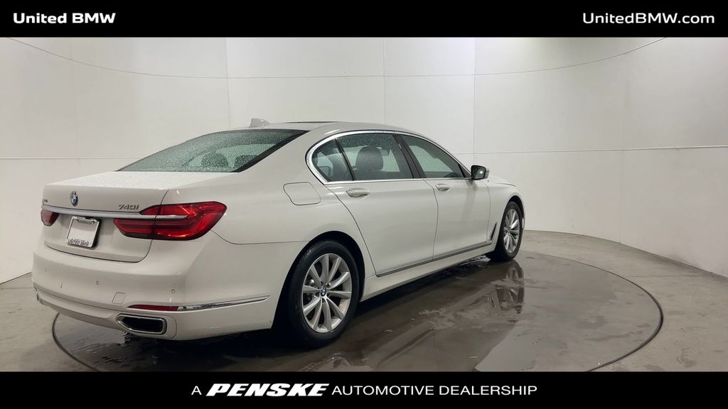 Thumbnail: 2018 BMW 7 Series - 8