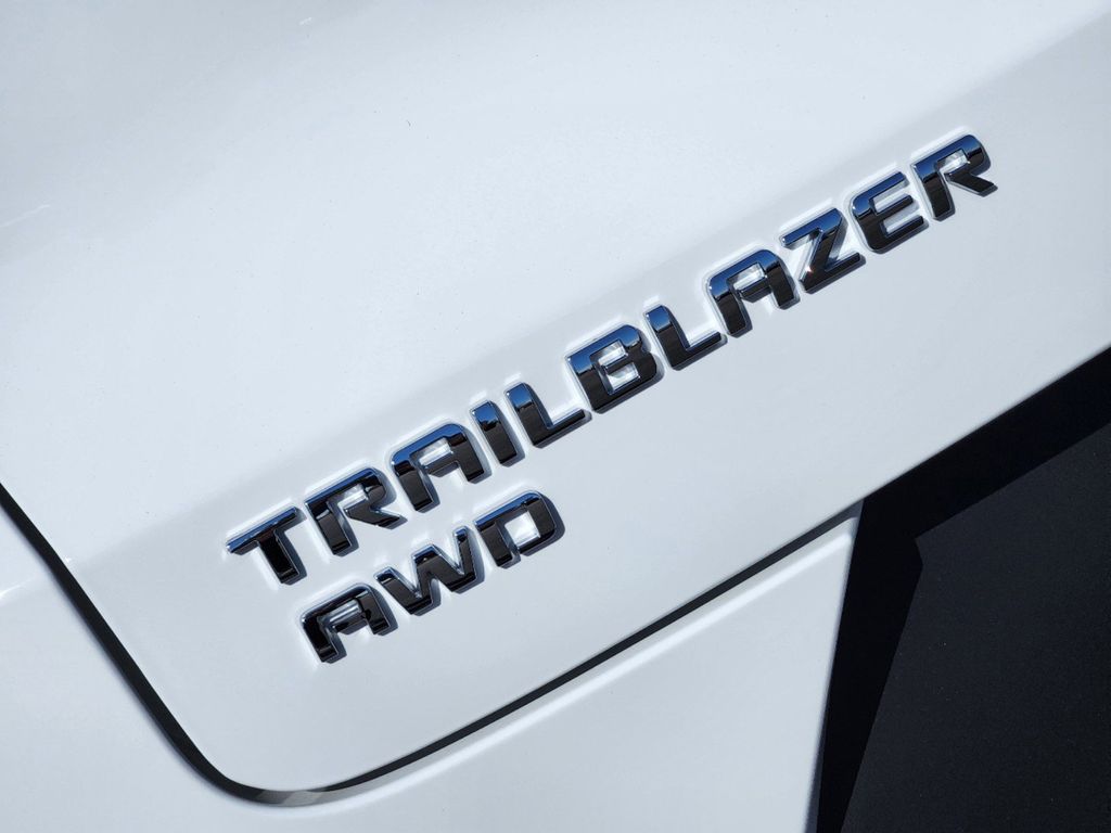 2025 Chevrolet TrailBlazer LT 8