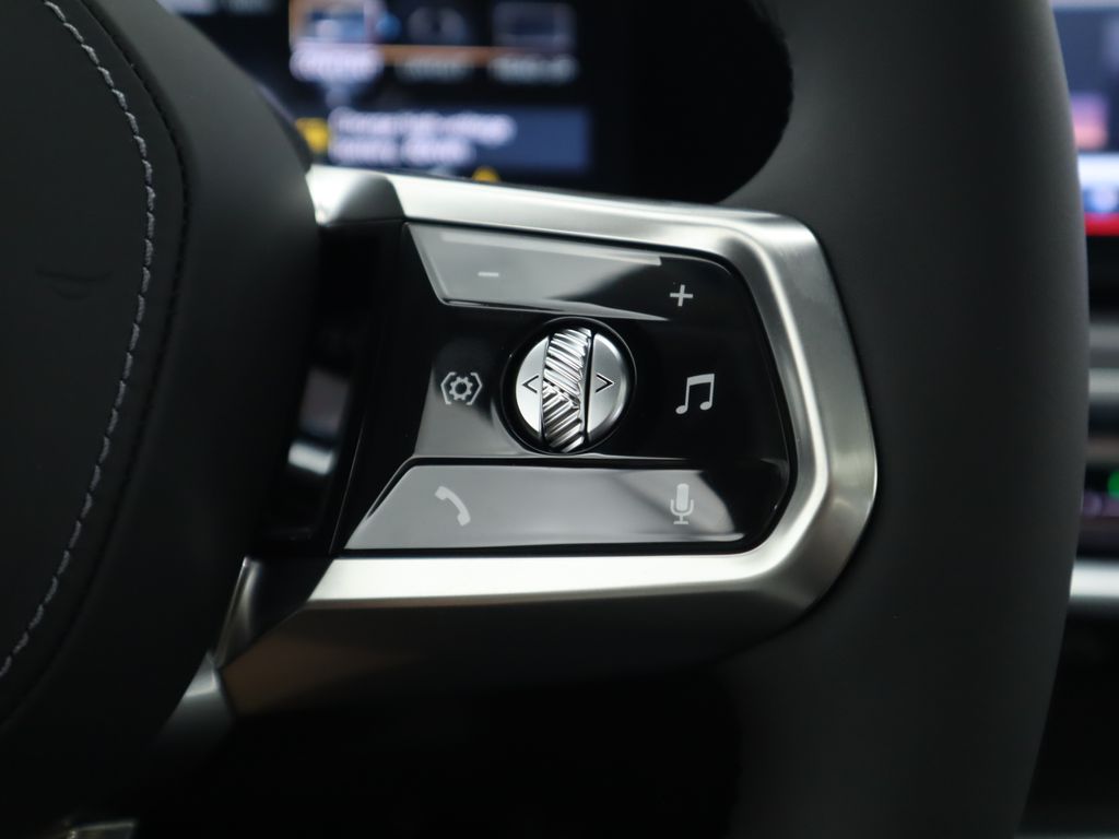 2025 BMW i7 eDrive50 12