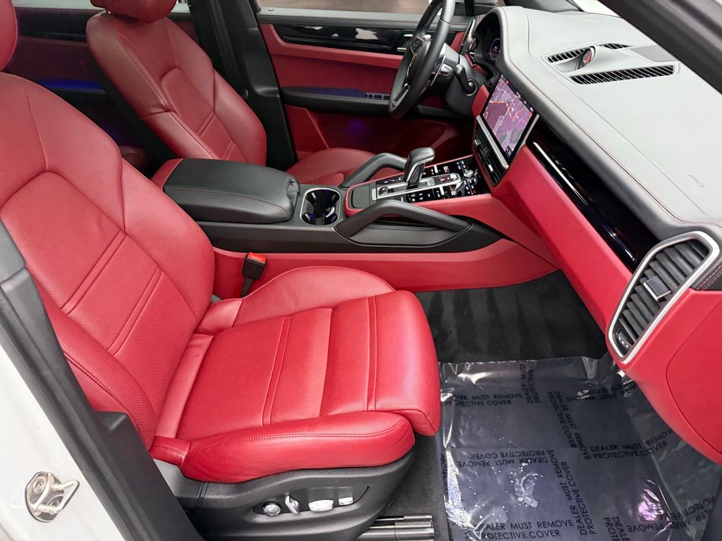 2021 Porsche Cayenne S 29