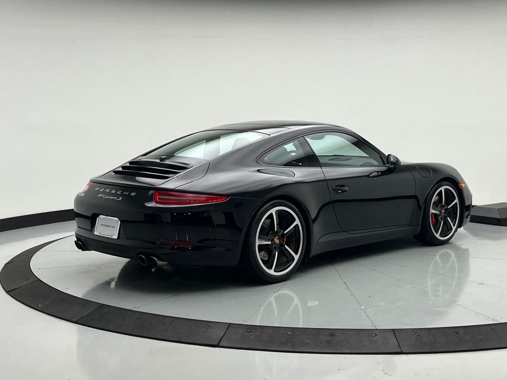 Thumbnail: 2015 Porsche 911 - 9