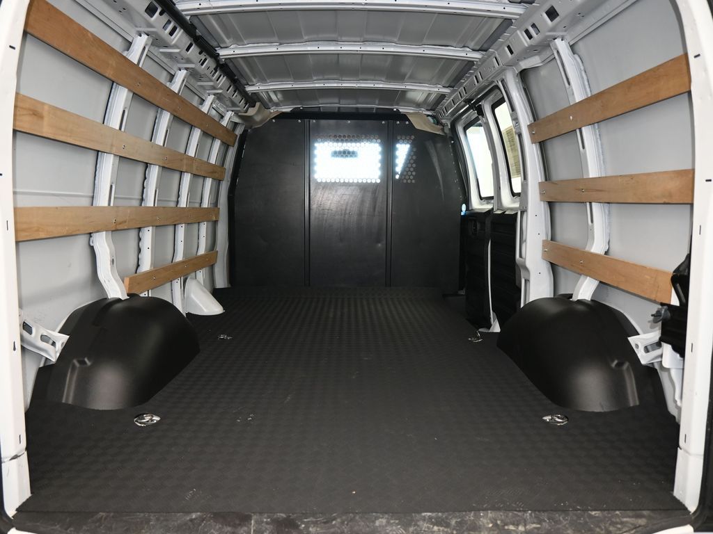Used 2024 Summit White Chevrolet Work Van image 31