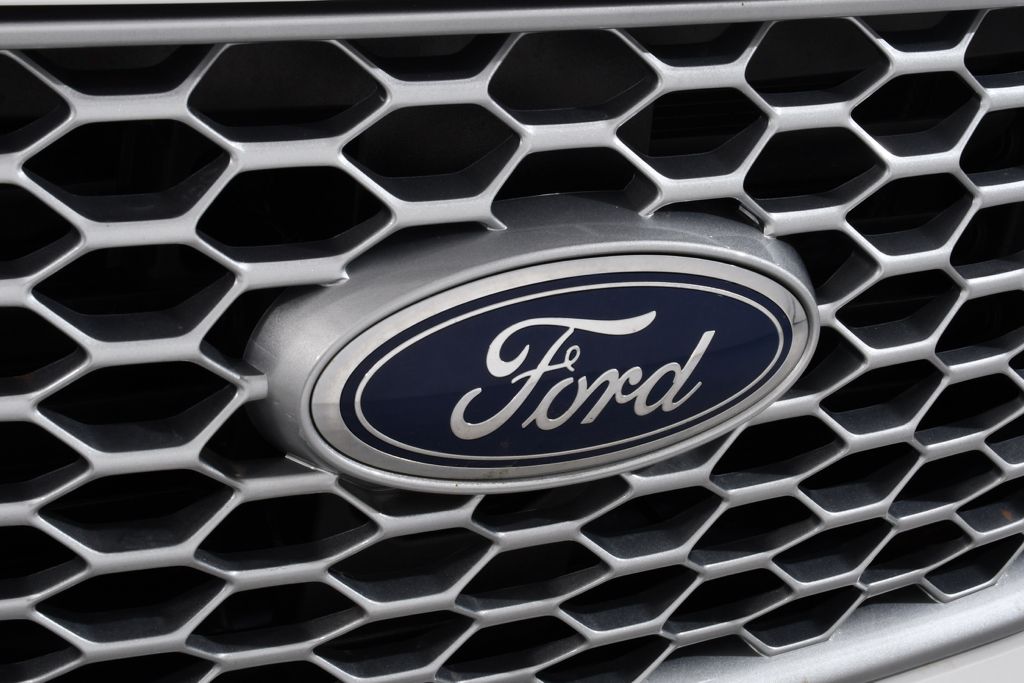 Used 2023 White Ford SEL image 21