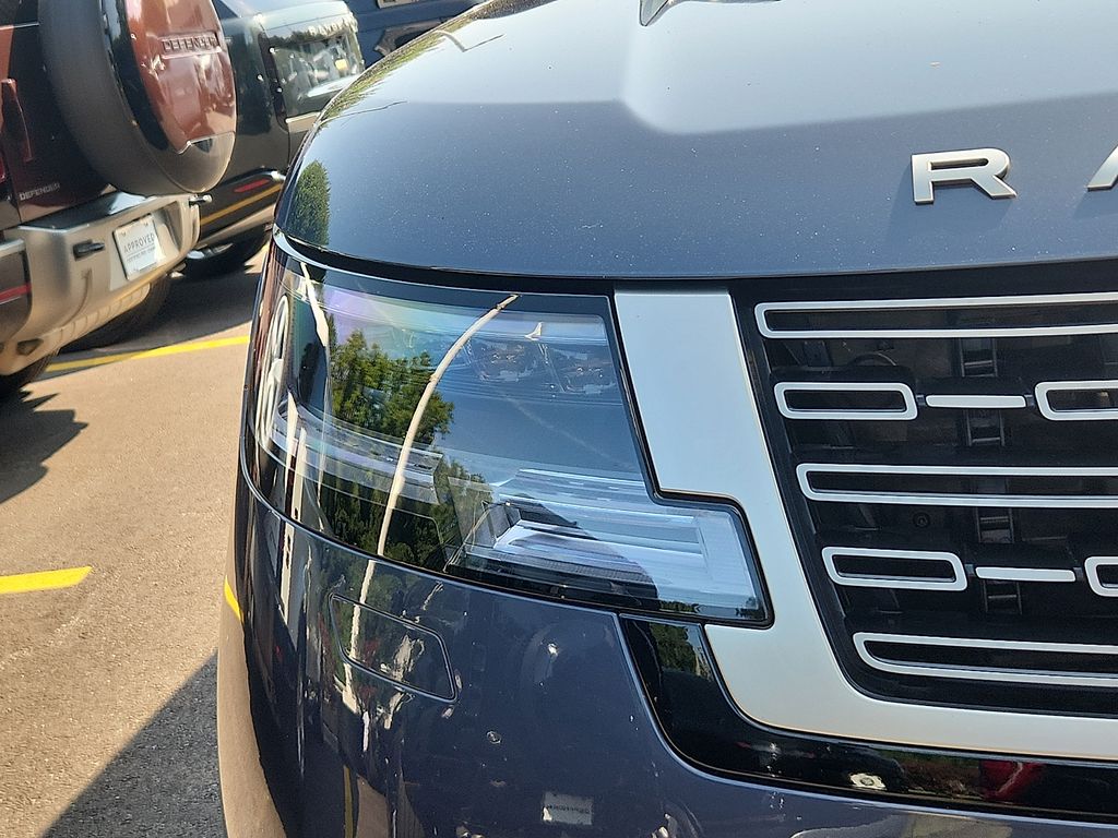 Thumbnail: 2026 Land Rover Range Rover - 9