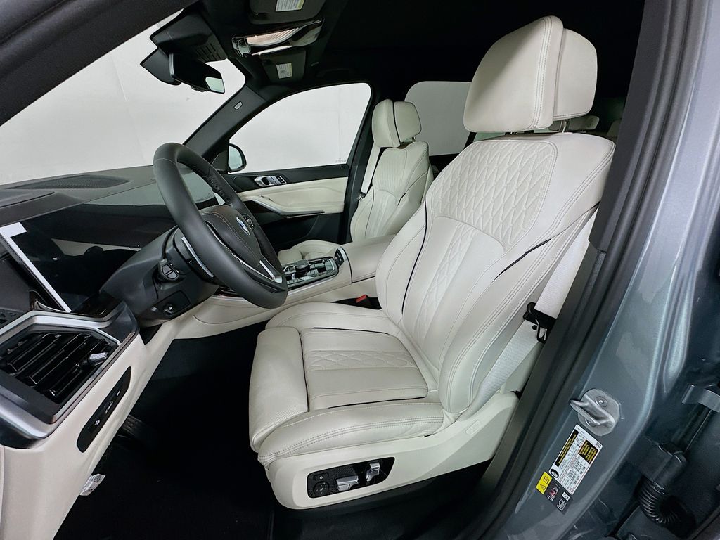 Thumbnail: 2026 BMW X5 - 16