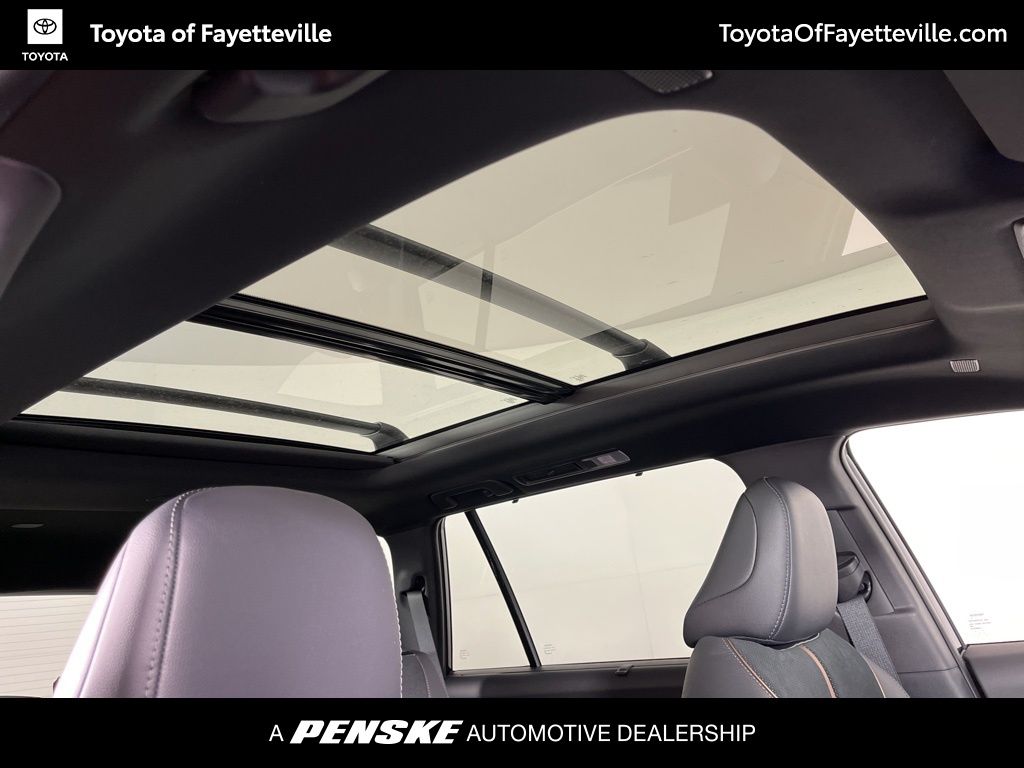 Thumbnail: 2026 Toyota Grand Highlander - 12