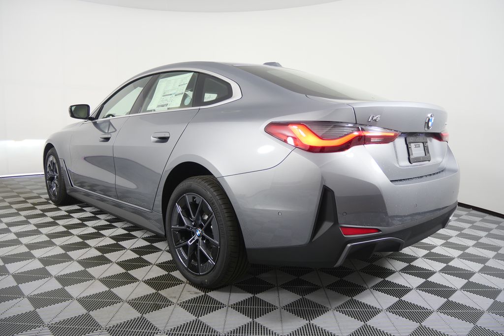 Thumbnail: 2026 BMW i4 - 5