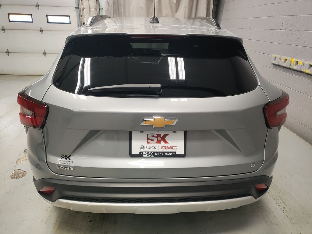 Used 2025 Gray Chevrolet LT image 21