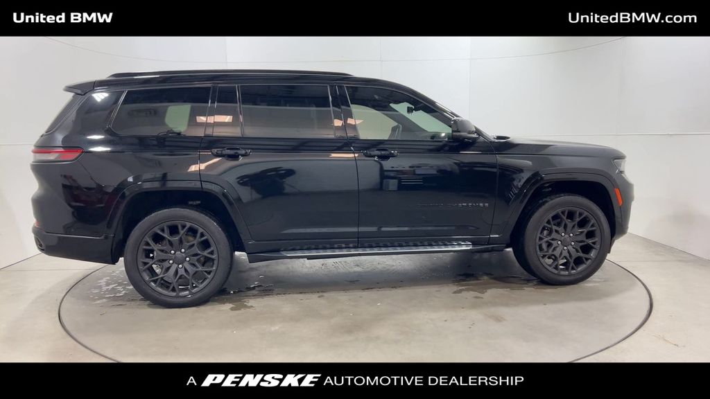 2023 Jeep Grand Cherokee L Summit 9