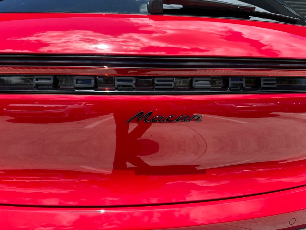 Thumbnail: 2026 Porsche Macan - 13