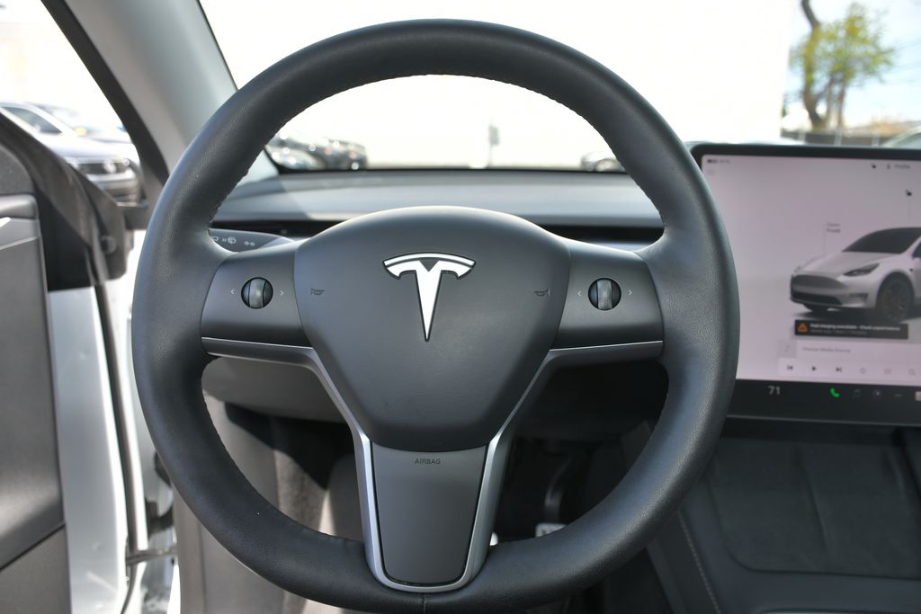 Thumbnail: 2023 Tesla Model Y - 31