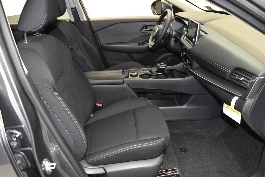 2023 Nissan Rogue S 20