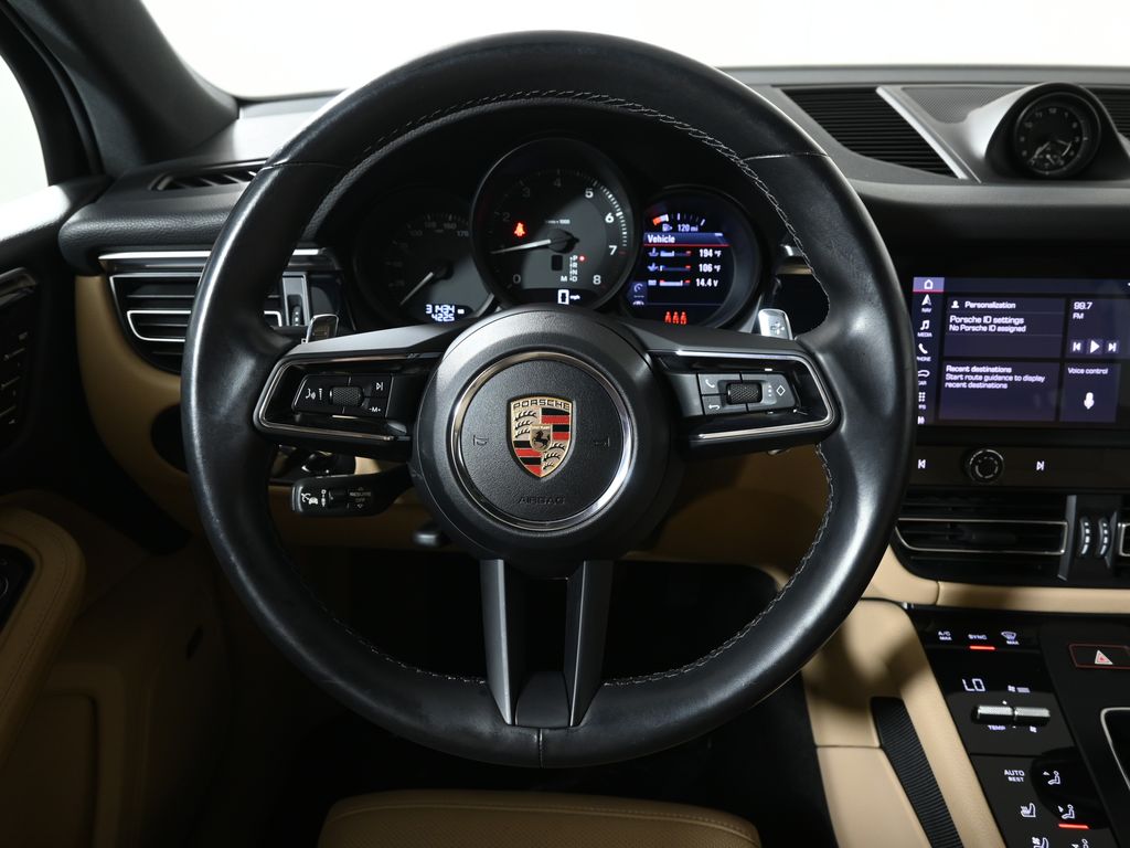 Thumbnail: 2023 Porsche Macan - 18