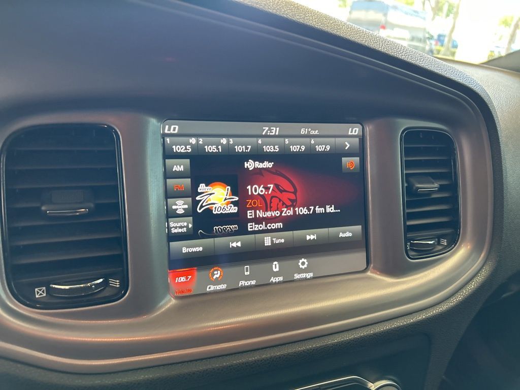 View vehicle photo 7