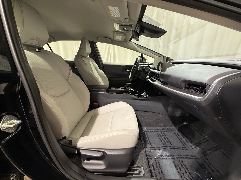 Thumbnail: 2024 Toyota Prius - 20