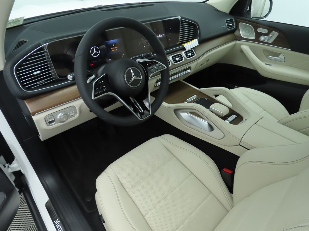 2024 Mercedes-Benz GLS 450 4MATIC 9