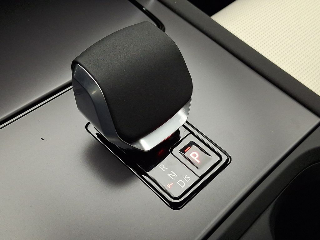 Thumbnail: 2026 Land Rover Discovery Sport - 12